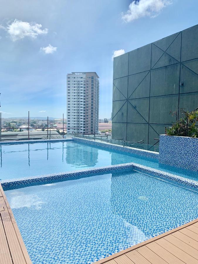 Hola! Condotel @ Inspiria Davao City Kültér fotó
